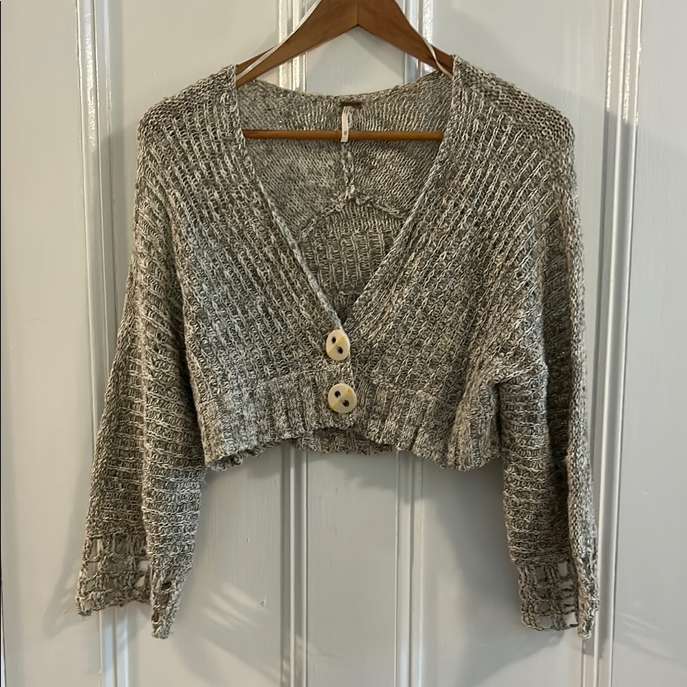 Cozy Gray Cropped Cardigan with Deep V-Neck